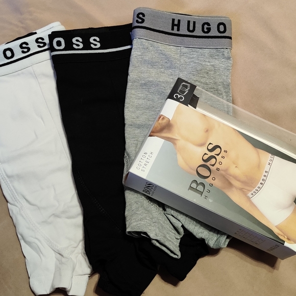 Men's Brand New Box of Three Hugo Boss Boxers - Picture 2 of 2
